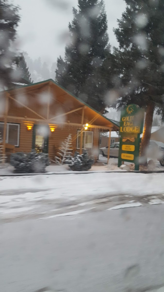 Golden Eagle Lodge (Town of Red River) photo 2