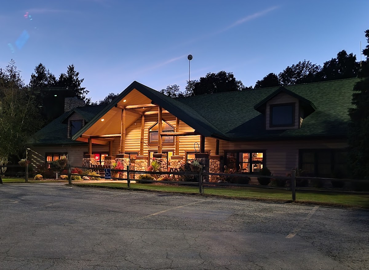 Woodfire Lodge at Triple J Wing and Clay photo 2