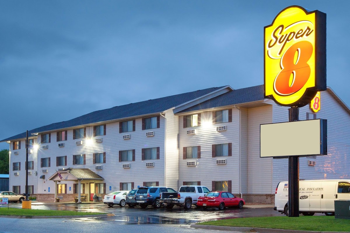 Super 8 by Wyndham Mason City