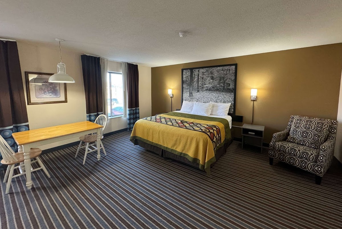 Super 8 by Wyndham Columbia Clark Lane photo 2