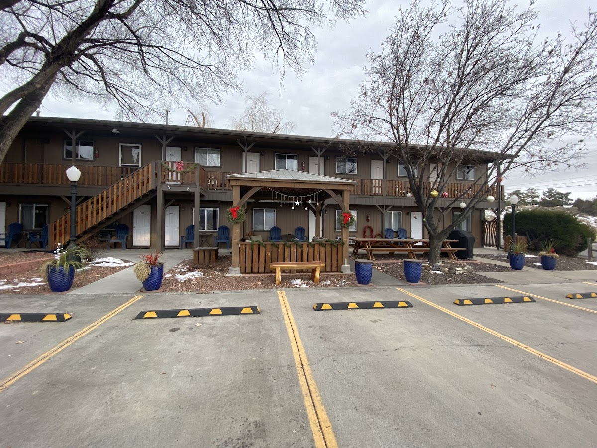 Mesa Moon Inn & Suites photo 2