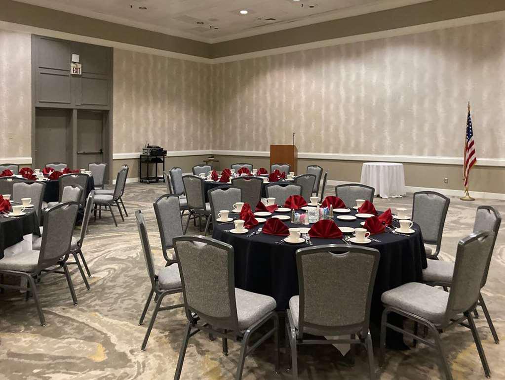 DoubleTree by Hilton Hotel Tucson - Reid Park photo 2