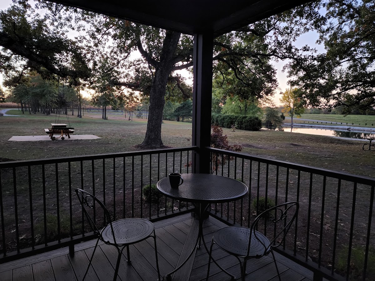 Cozy Oaks Lodge
