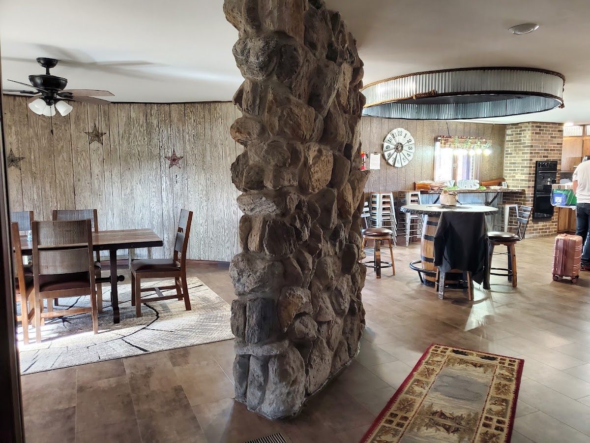 Cozy Oaks Lodge photo 3