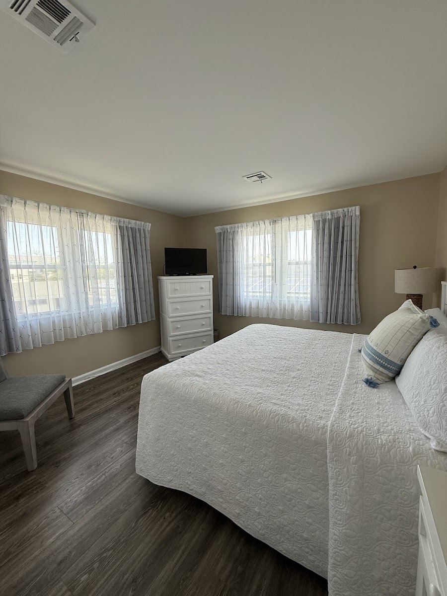 Point Pleasant Manor photo 2