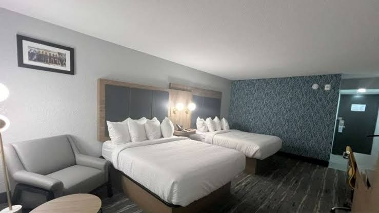 Best Western Plus Mobile Inn & Suites photo 2