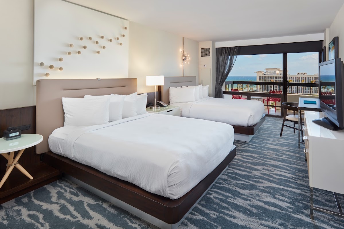 Waterstone Resort & Marina Boca Raton, Curio Collection by Hilton photo 2