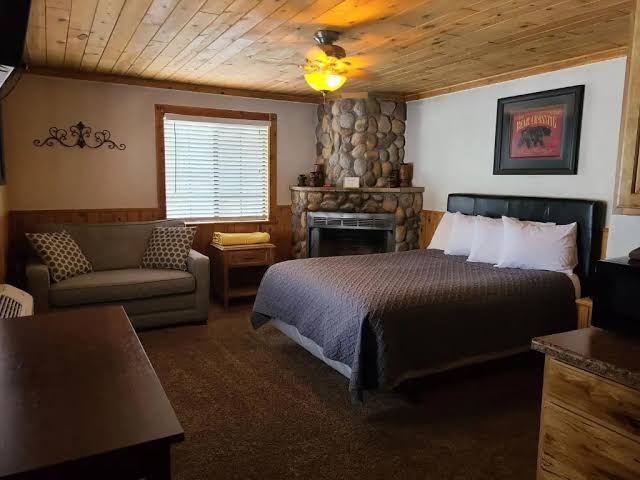 Lumbermens Village photo 2