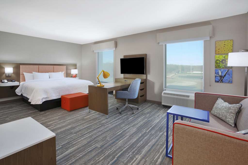 Hampton Inn & Suites Grandville Grand Rapids South photo 2