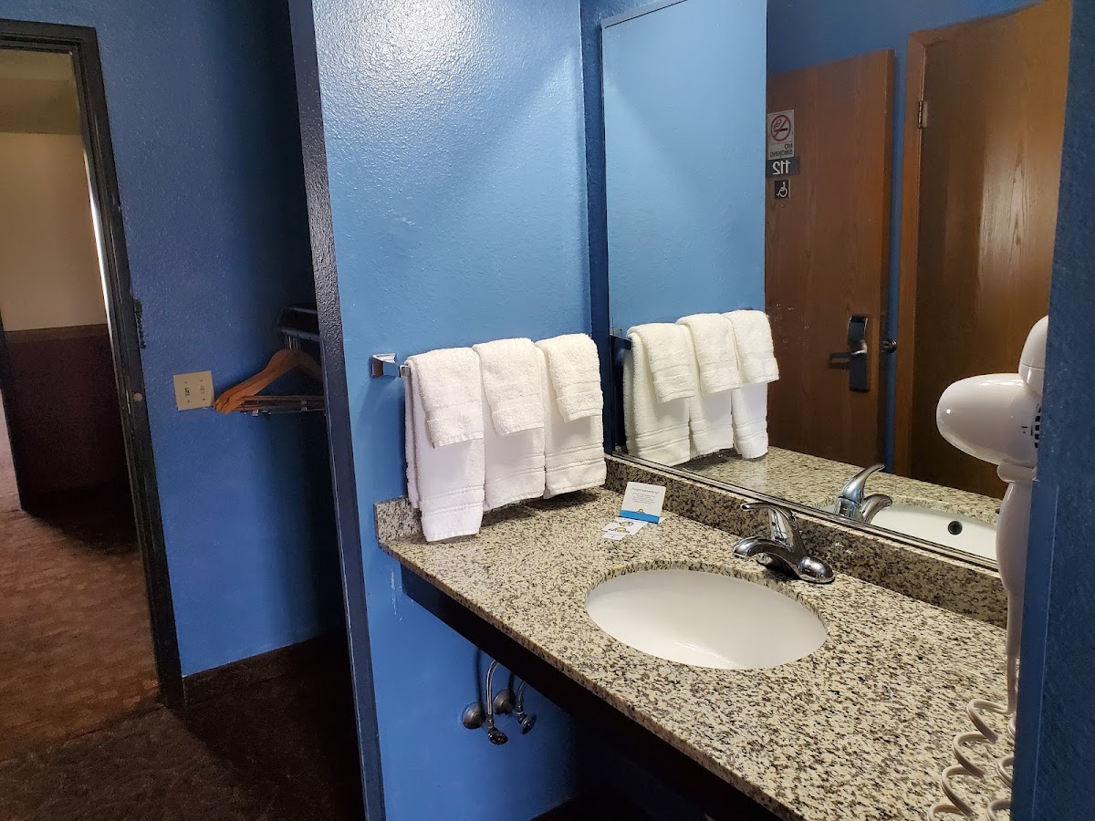 Days Inn by Wyndham Mexico photo 3