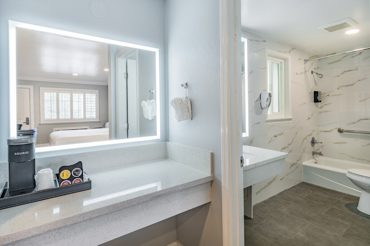 Aura Inn photo 3