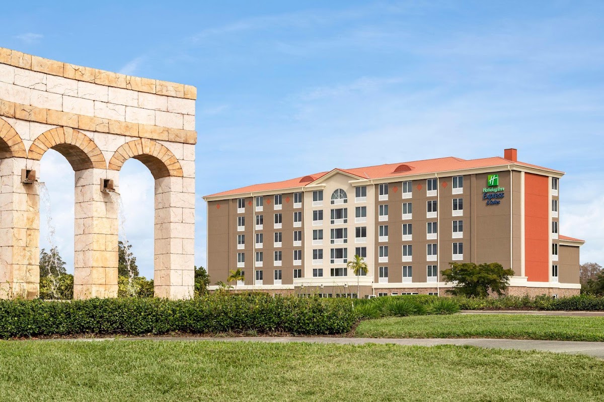 Holiday Inn Express & Suites Ft Myers East- The Forum by IHG