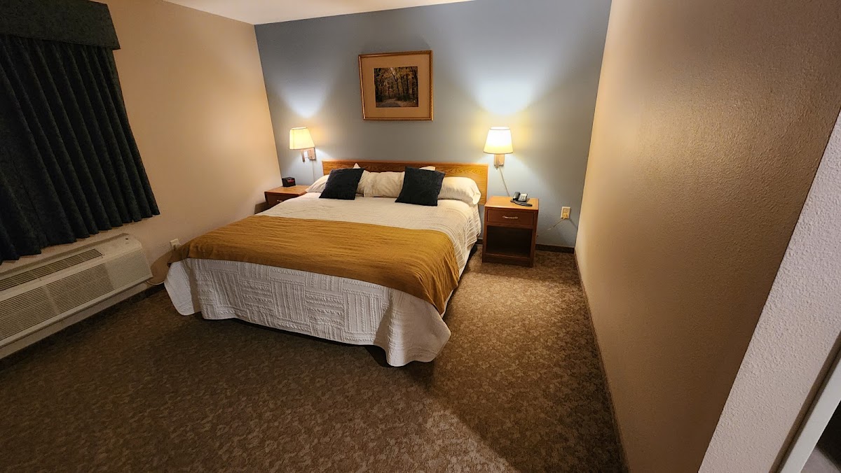 10th Hole Inn & Suite photo 2