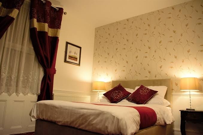 Crown Lodge Guest House photo 3