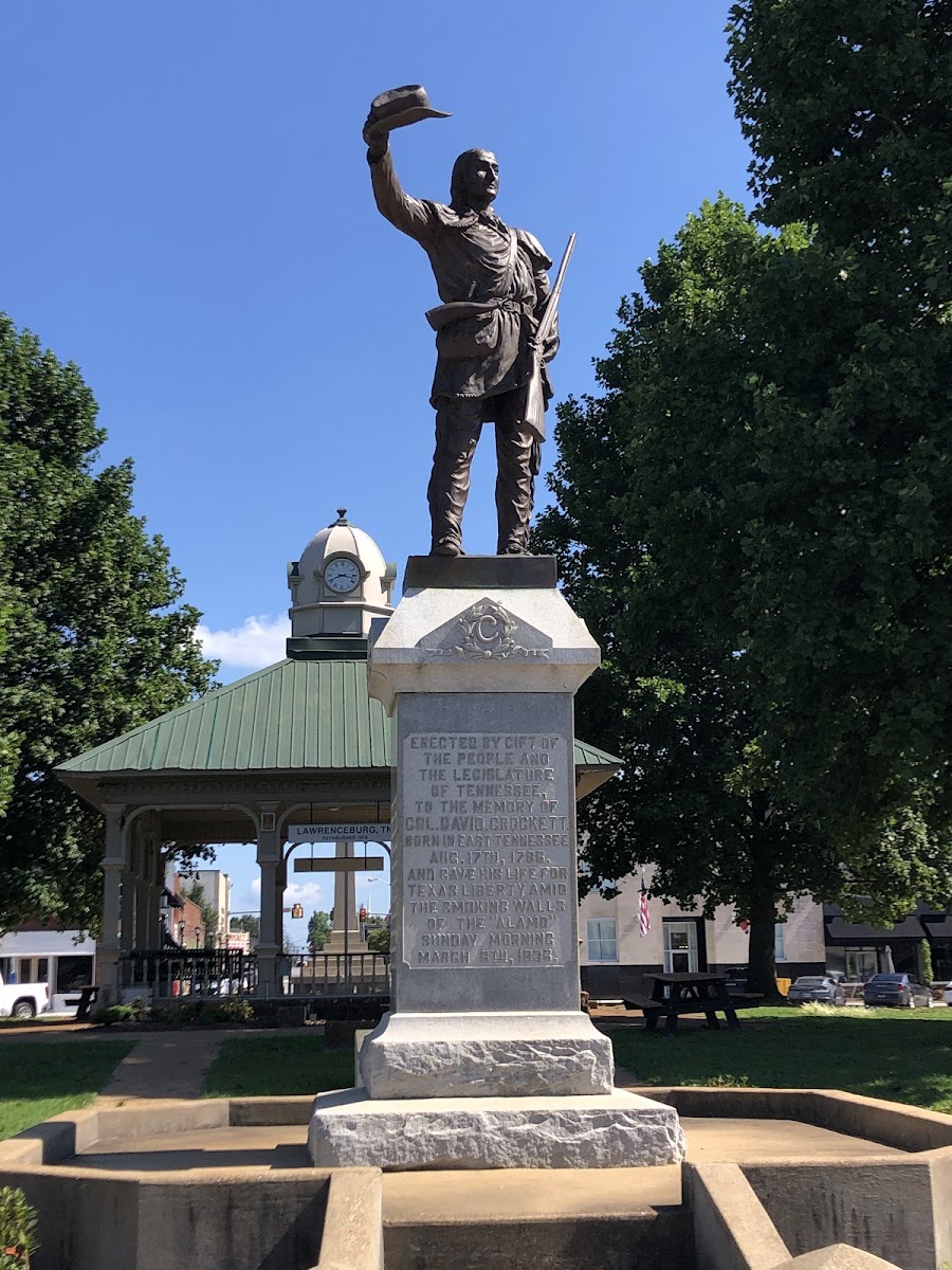 David Crockett Memorial Statue