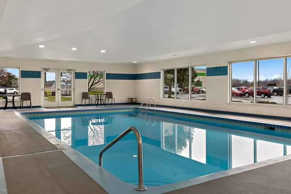 Comfort Inn & Suites Fremont photo 3