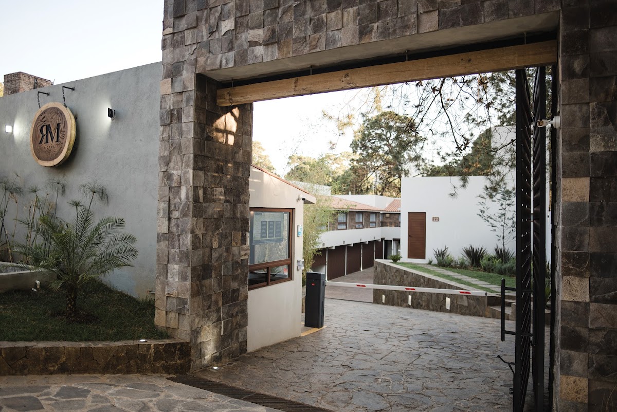 HOTEL RM AVANDARO