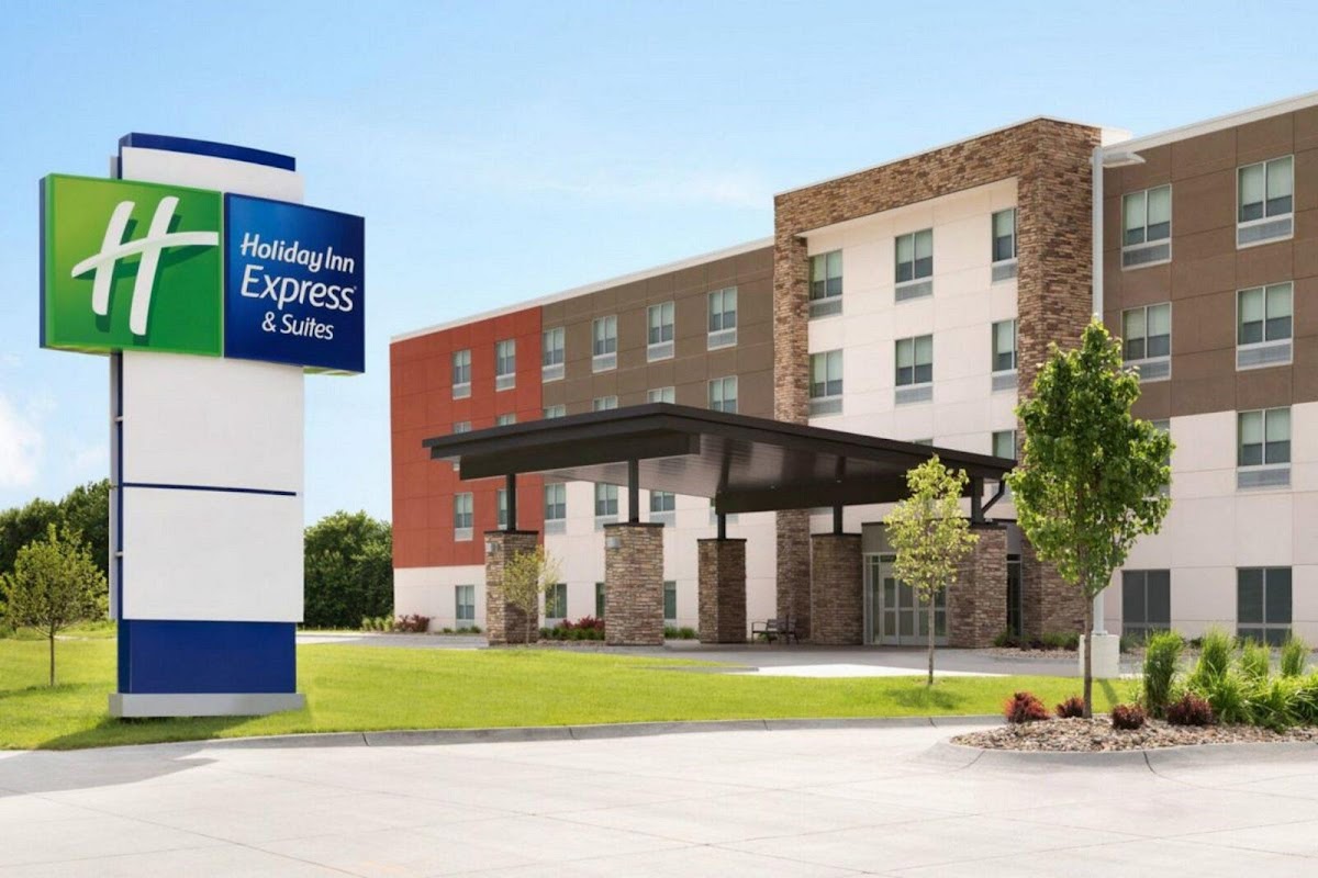 Holiday Inn Express & Suites Hollister by IHG
