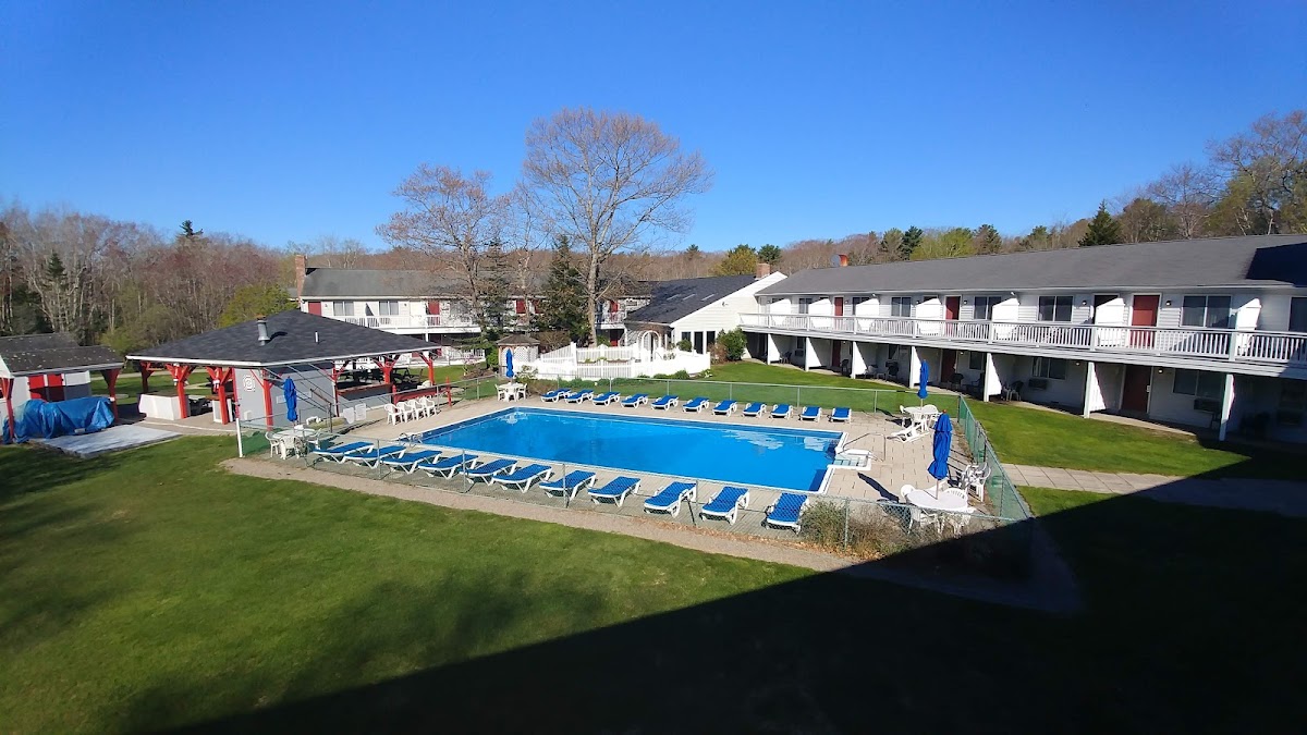 Rhumb Line Resort photo 2