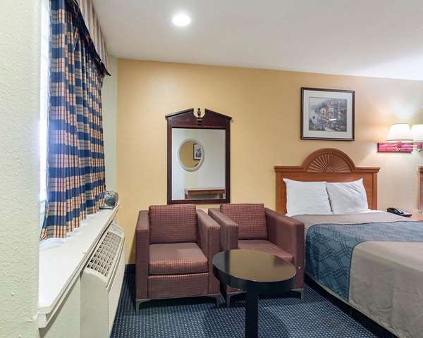 Rodeway Inn South Houston photo 3