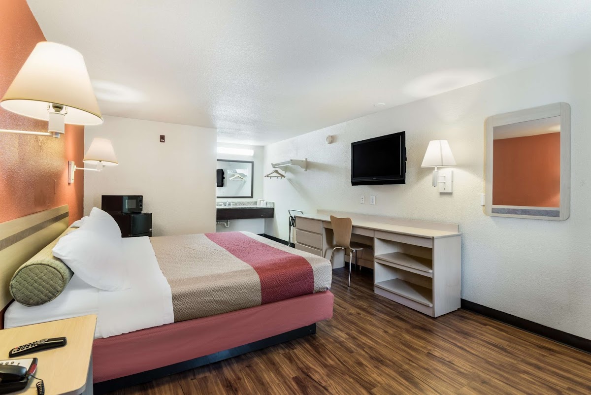 Motel 6 Newport News, VA photo 2