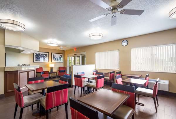 Quality Inn & Suites Green Bay - Ashwaubenon photo 3