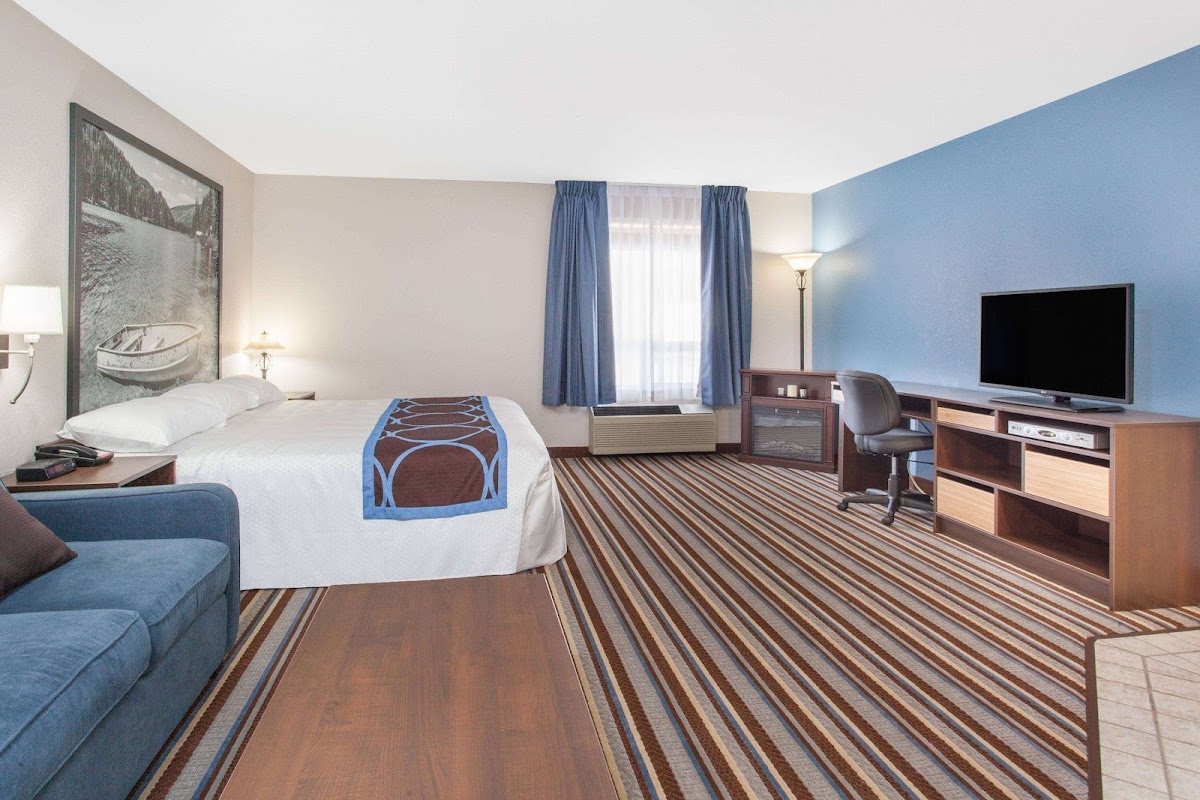 Super 8 by Wyndham Fort Frances photo 2