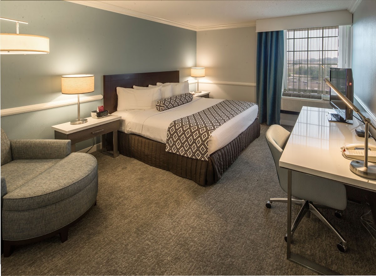 Crowne Plaza Suites Pittsburgh South by IHG photo 2