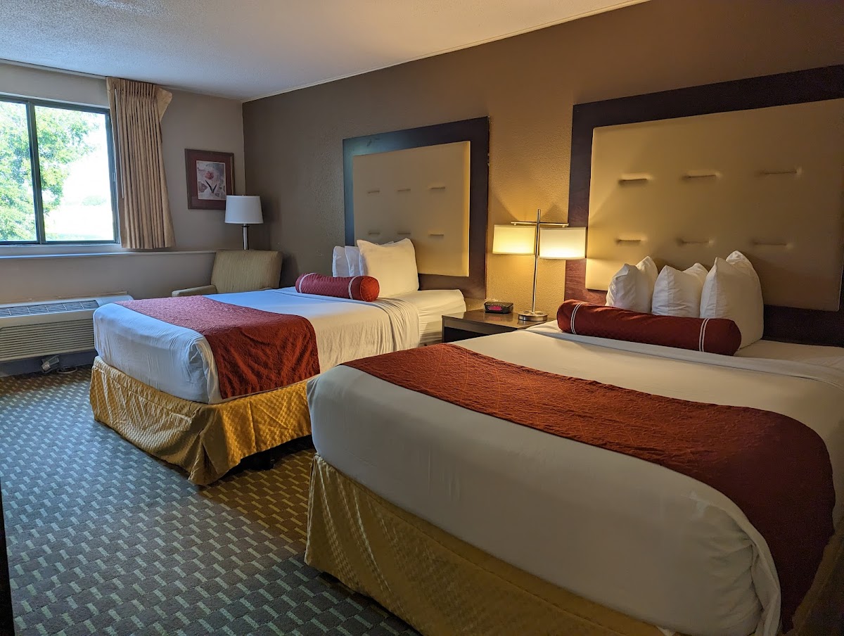Ramada by Wyndham Kearney photo 2
