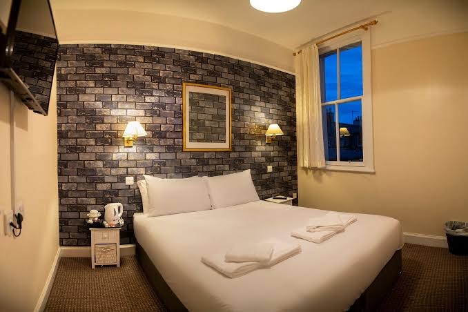 Douglas Arms Hotel - Book Direct with Paymán Club photo 2
