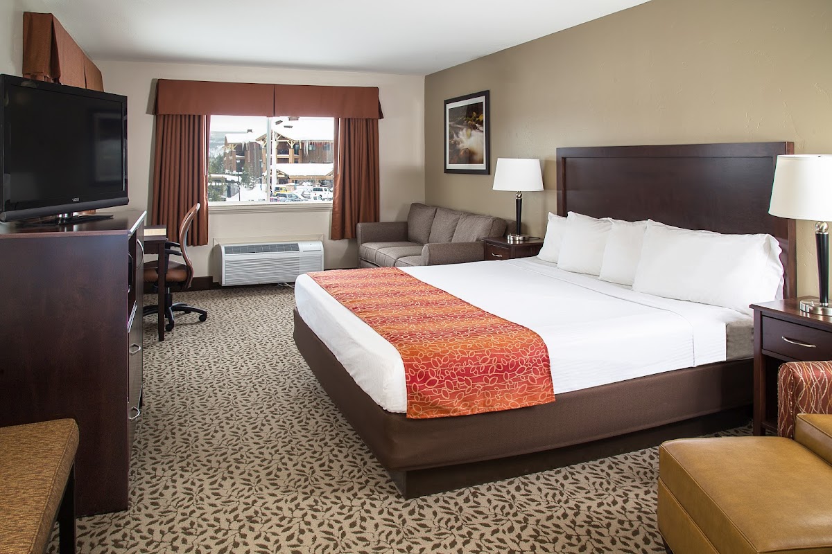 Gray Wolf Inn & Suites photo 2