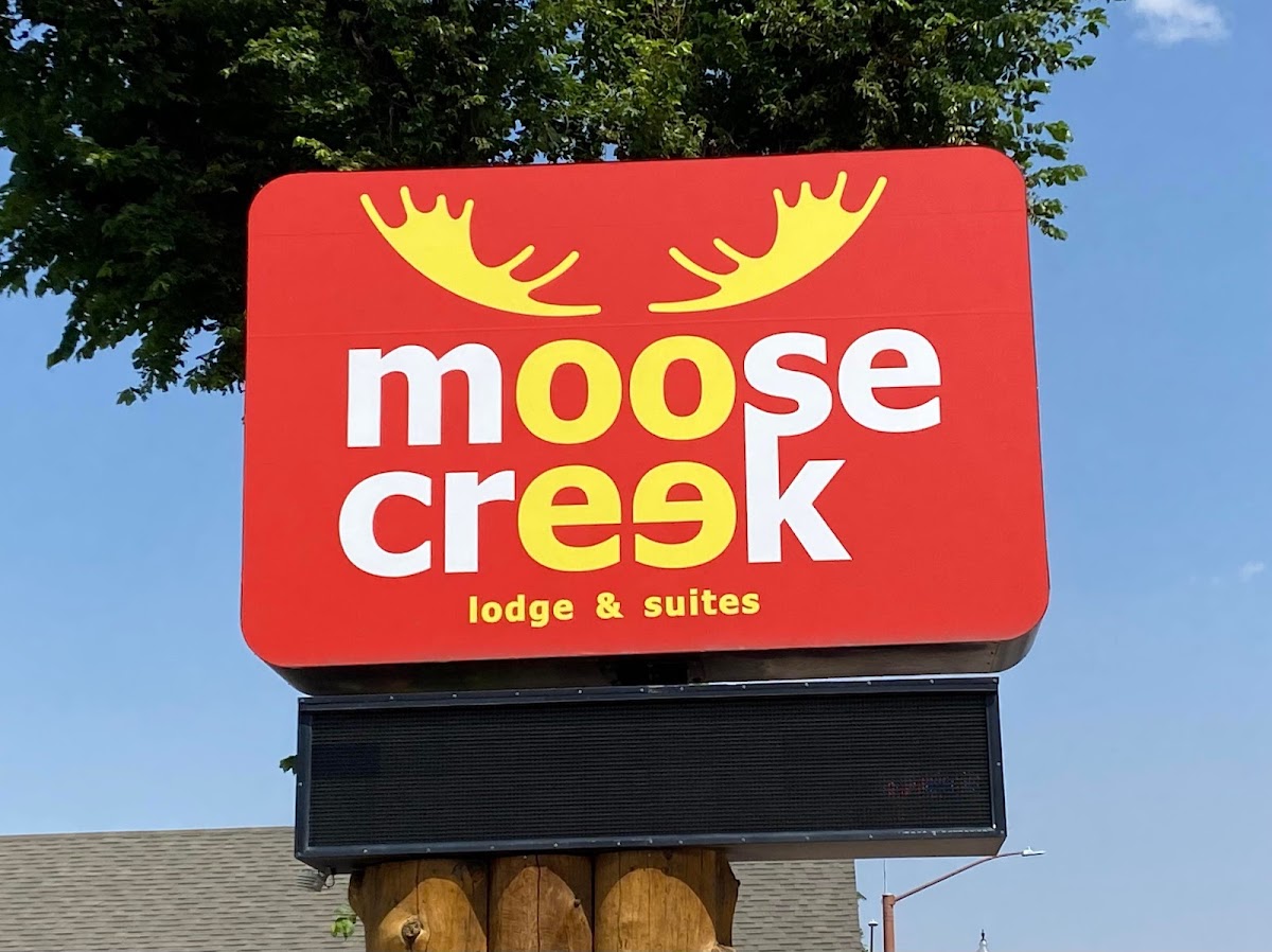 Moose Creek Lodge & Suites photo 3