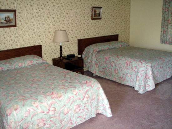 BLUE LAKE MOTEL photo 2