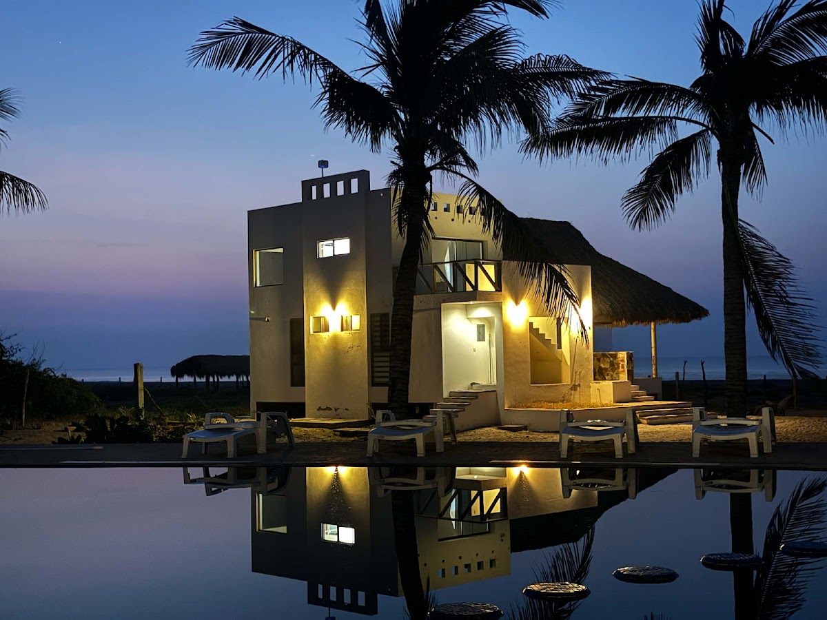 Las Palmeras Surf Resort