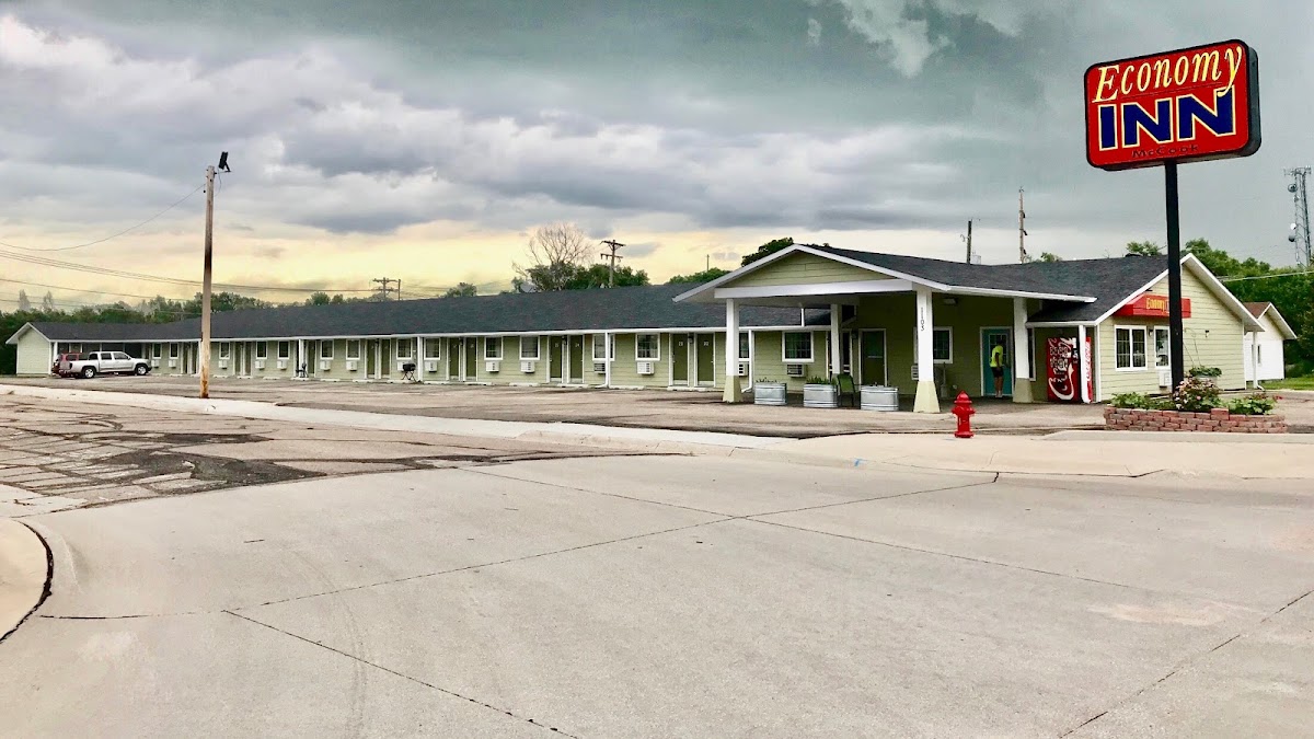 Economy Inn McCook
