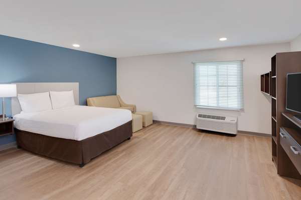 WoodSpring Suites Bakersfield East photo 2