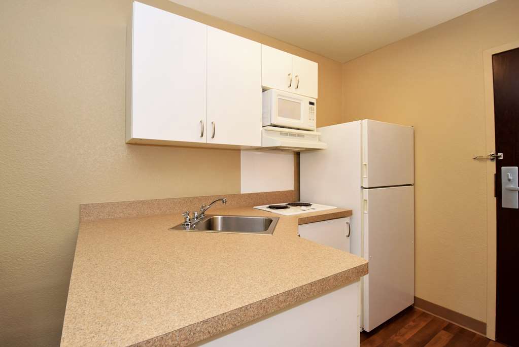 Extended Stay America Suites- Los Angeles - Burbank Airport photo 2
