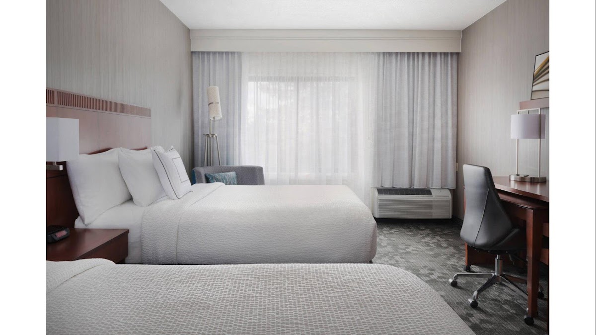 Sonesta Select Boston Stoughton photo 2
