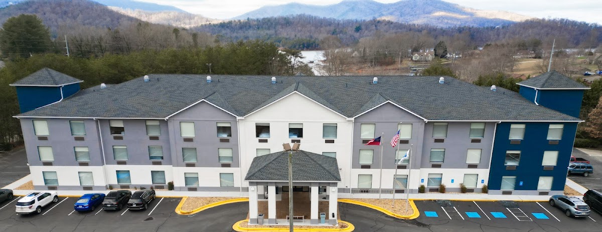 Holiday Inn Express & Suites Hiawassee, an IHG Hotel photo 2