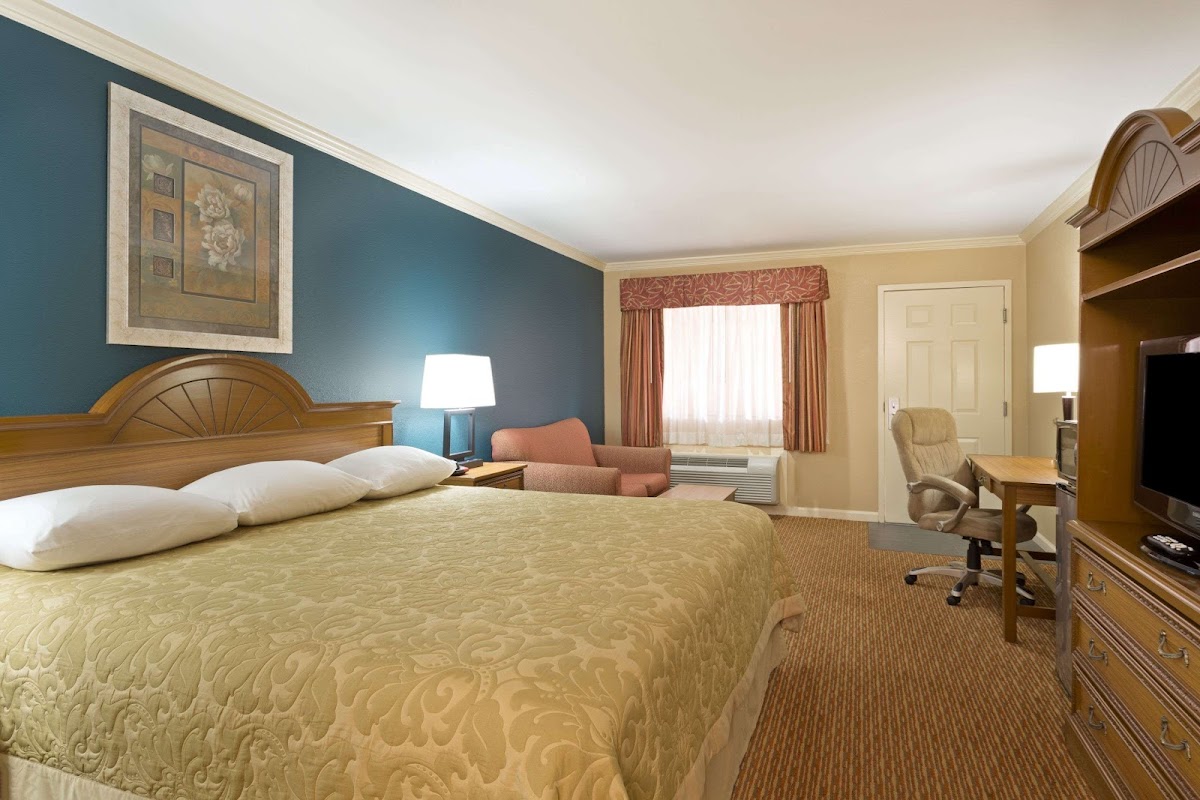 Super 8 by Wyndham Covington photo 3
