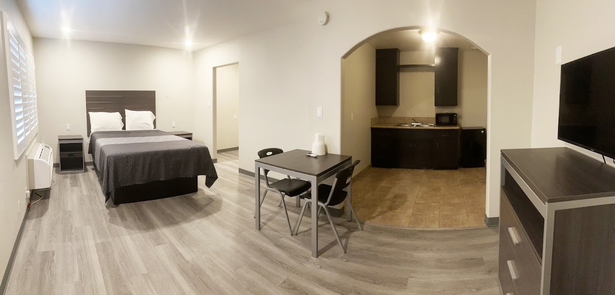 Cloud 9 Motel - Newly Renovated photo 2