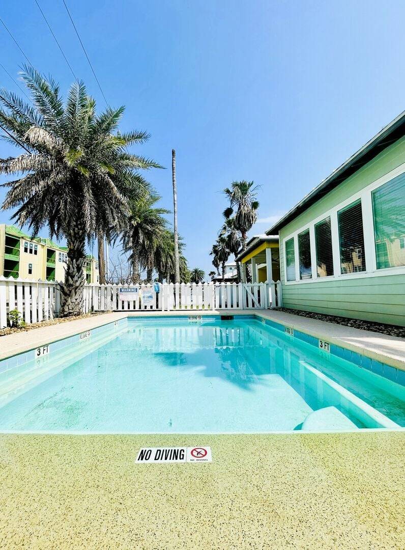 Port Aransas Beach Club photo 3