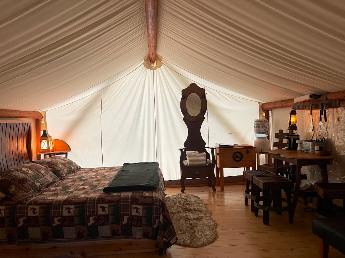 Umpqua's Last Resort - Wilderness Cabins, RV Park and Glamping photo 2