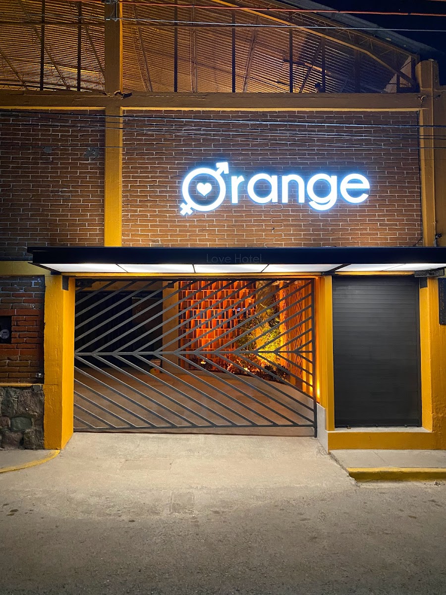 Orange Love Hotel