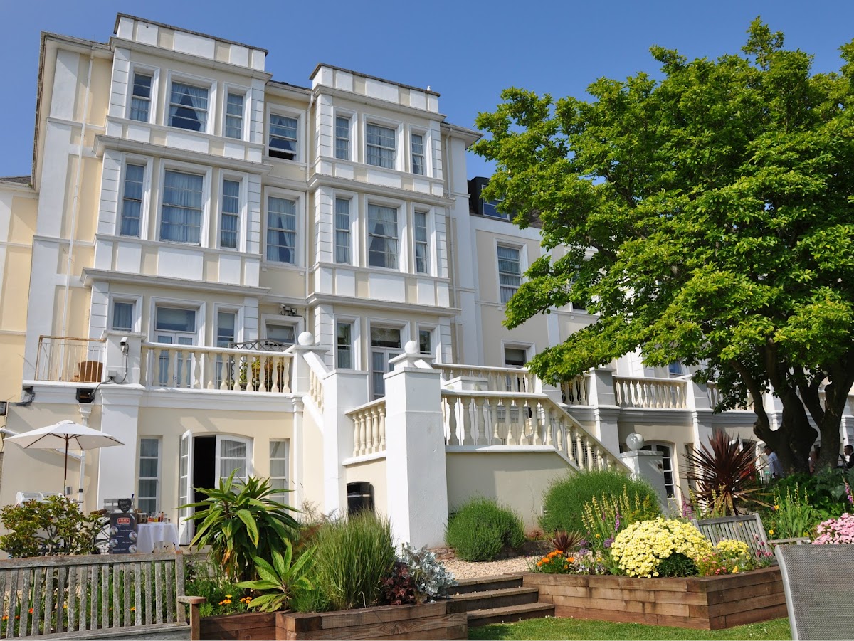 TLH Toorak Hotel