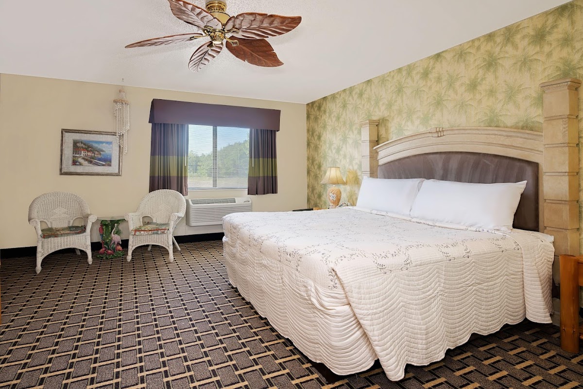Super 8 by Wyndham Cloquet photo 2