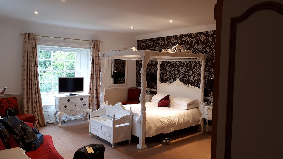 Hedgefield House photo 2