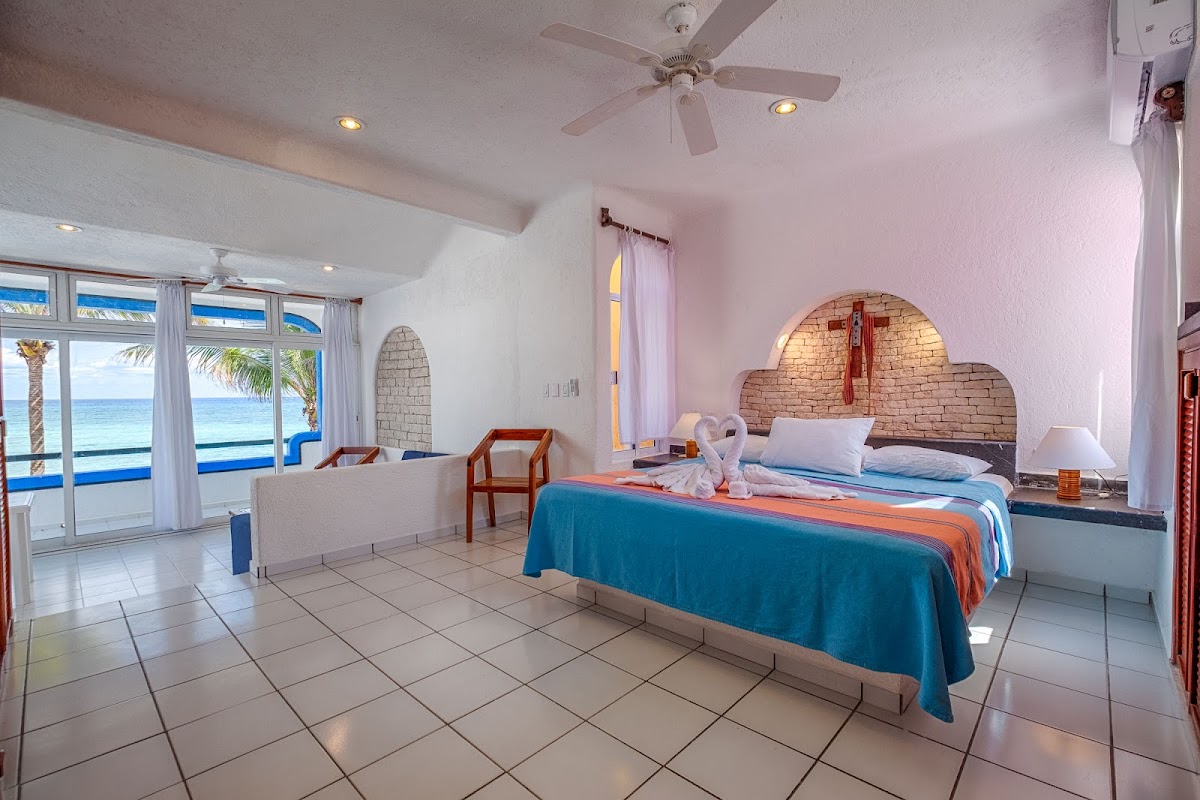 Del Sol Beachfront Condos and Hotel photo 2