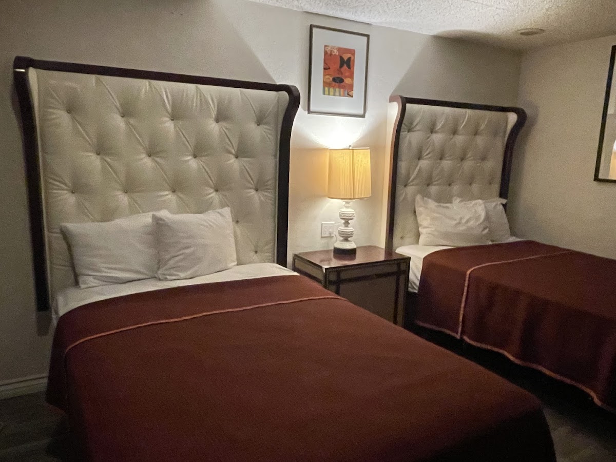 Colony Inn photo 2
