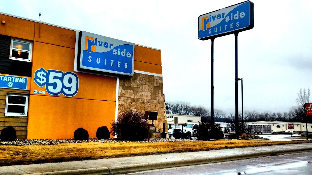 Riverside Suites Hotel